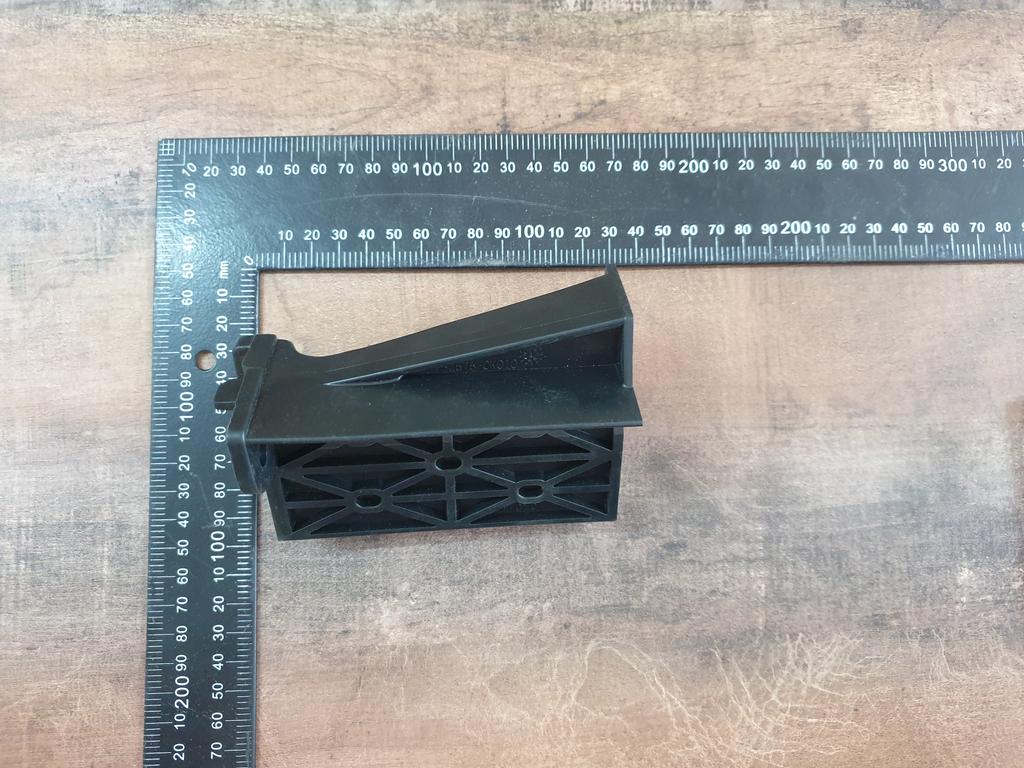 Original New Toyota Fortuner Hilux Left Front Centre Bumper Bracket