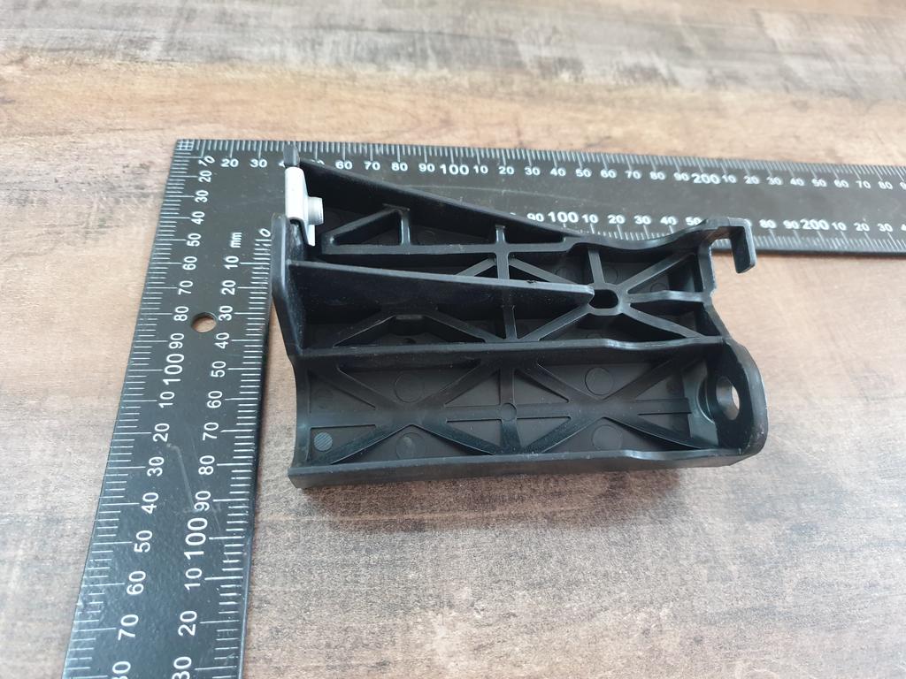 Original New Toyota Fortuner Hilux Left Front Centre Bumper Bracket