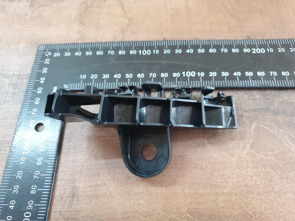 Original New Toyota Fortuner Right Rear Bumper Bracket