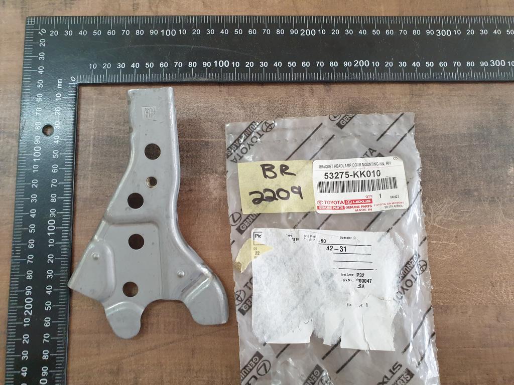 Original New Toyota Fortuner Hilux Right Inner Headlight Bracket