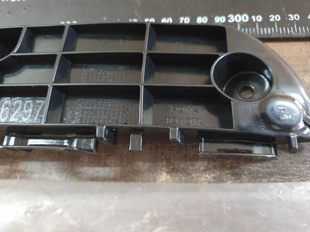 Original New Toyota Fortuner Hilux Left Front Bumper Bracket