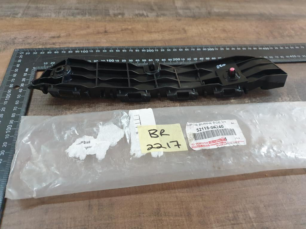 Original New Toyota Fortuner Hilux Left Front Bumper Bracket