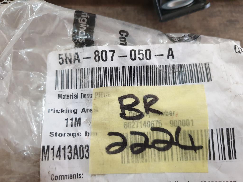 Original New Volkswagen Tiguan Right Front Bumper Bracket
