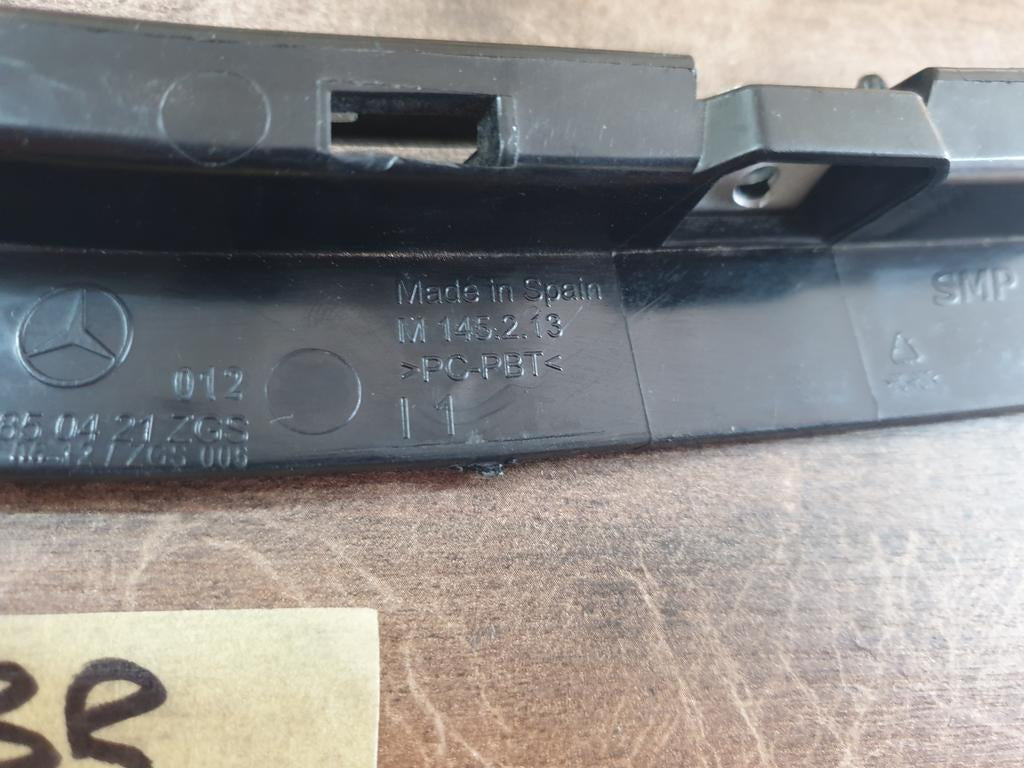 Original New Mercedes-Benz V-Class W447 Left Front Bumper Bracket