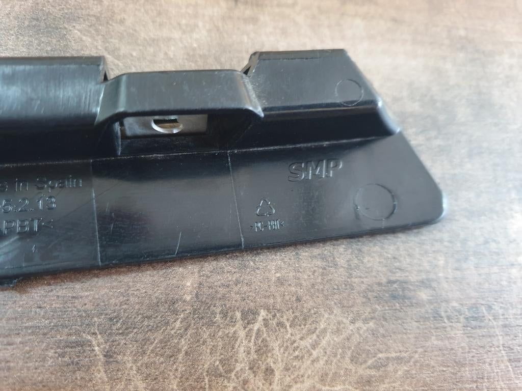 Original New Mercedes-Benz V-Class W447 Left Front Bumper Bracket