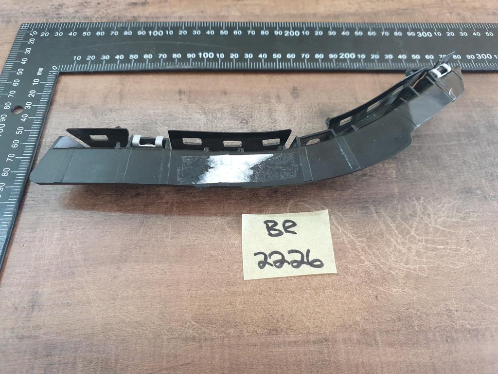 Original New Mercedes-Benz V-Class W447 Left Front Bumper Bracket