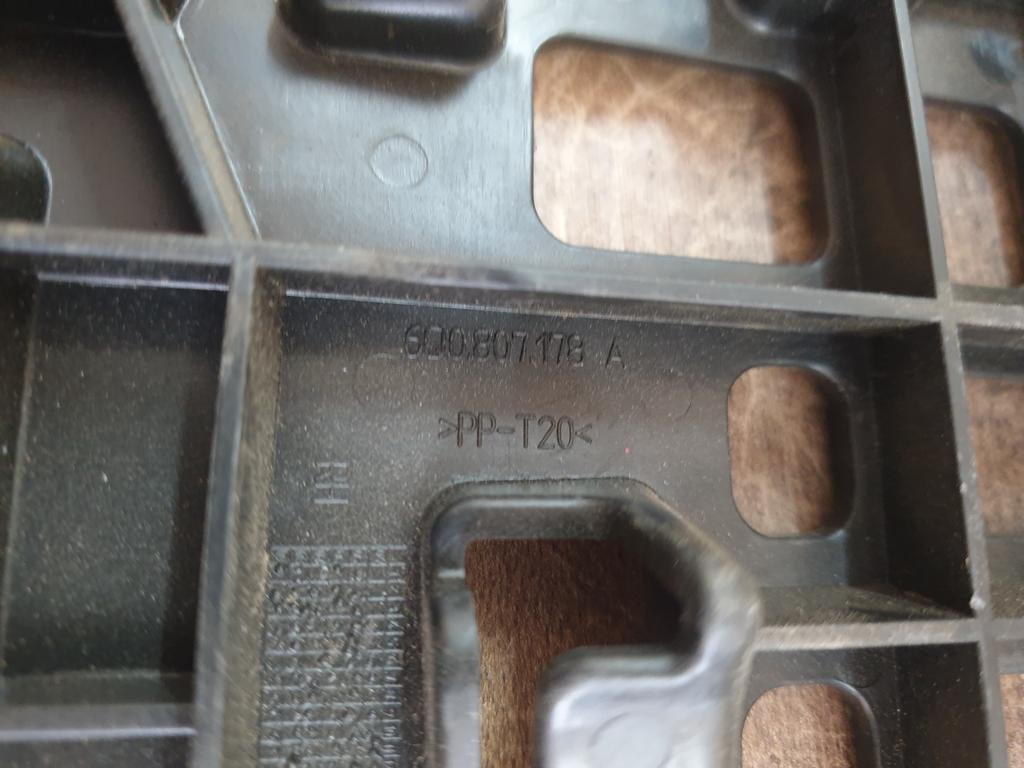 Volkswagen Polo Right Front Bumper Bracket