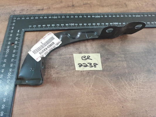 Original New Toyota Hilux Right Rear Upper Tail Gate Panel Bracket