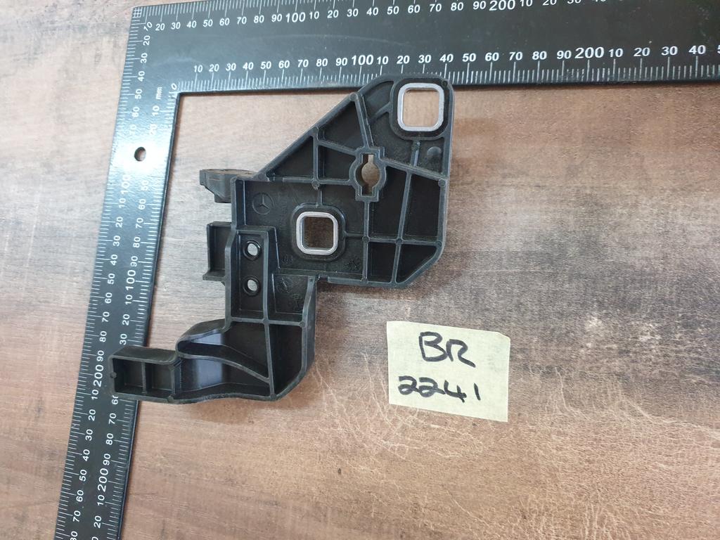 Original New Mercedes-Benz GLC Coupe C253 Right Headlight Bracket
