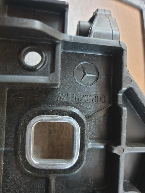 Original New Mercedes-Benz GLC Coupe C253 Right Headlight Bracket