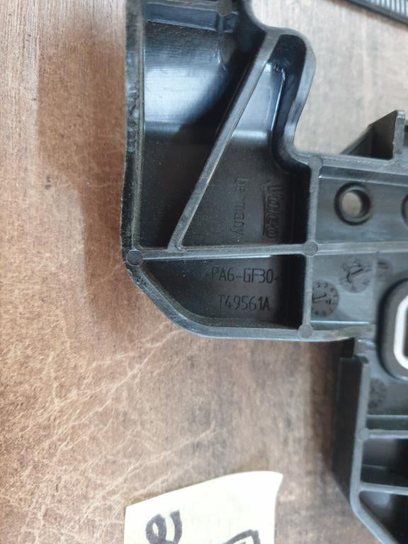 Original New Mercedes-Benz GLC Coupe C253 Right Headlight Bracket