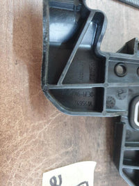 Original New Mercedes-Benz GLC Coupe C253 Right Headlight Bracket