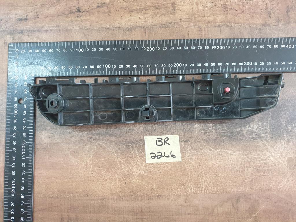 Original New Toyota Fortuner Hilux Right Front Bumper Bracket