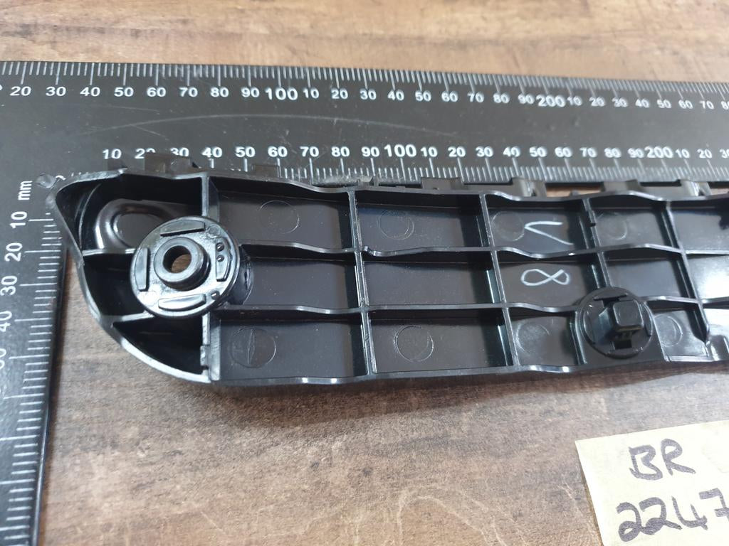 Original New Toyota Fortuner Hilux Right Front Bumper Bracket