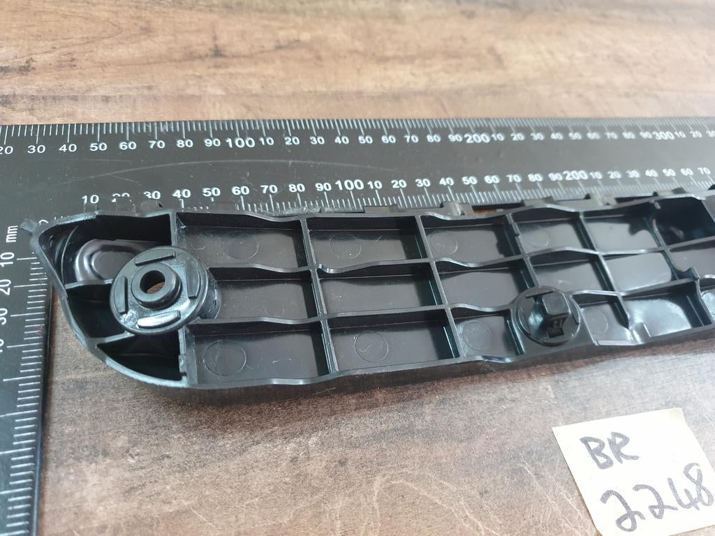 Original New Toyota Fortuner Hilux Right Front Bumper Bracket