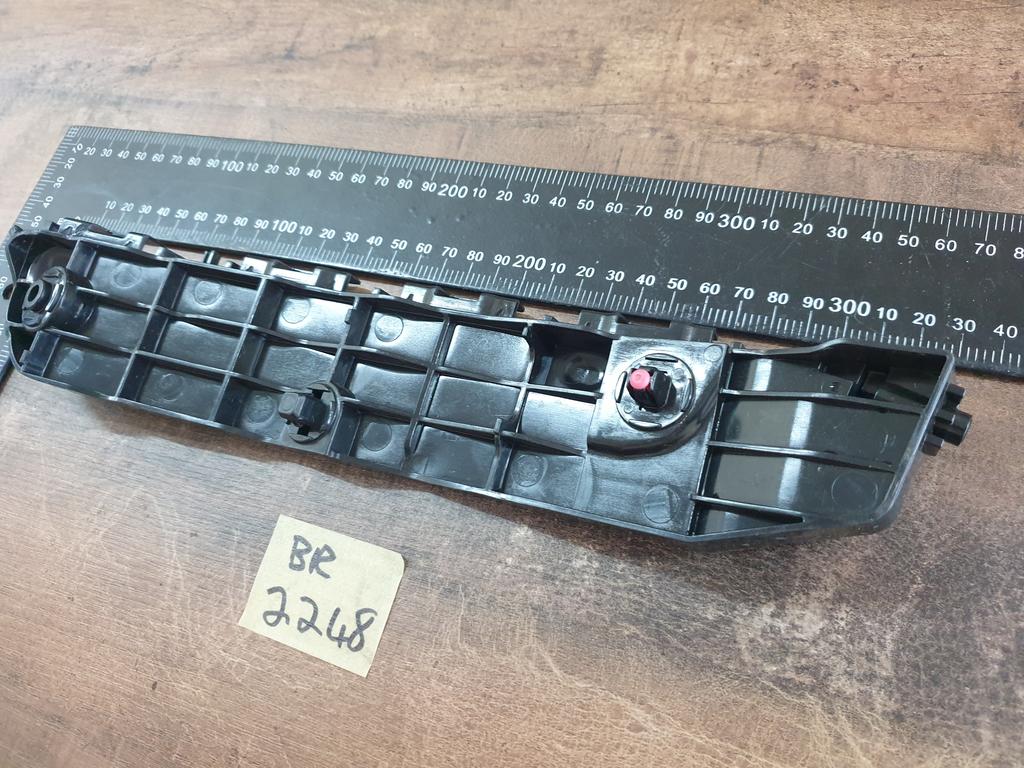 Original New Toyota Fortuner Hilux Right Front Bumper Bracket