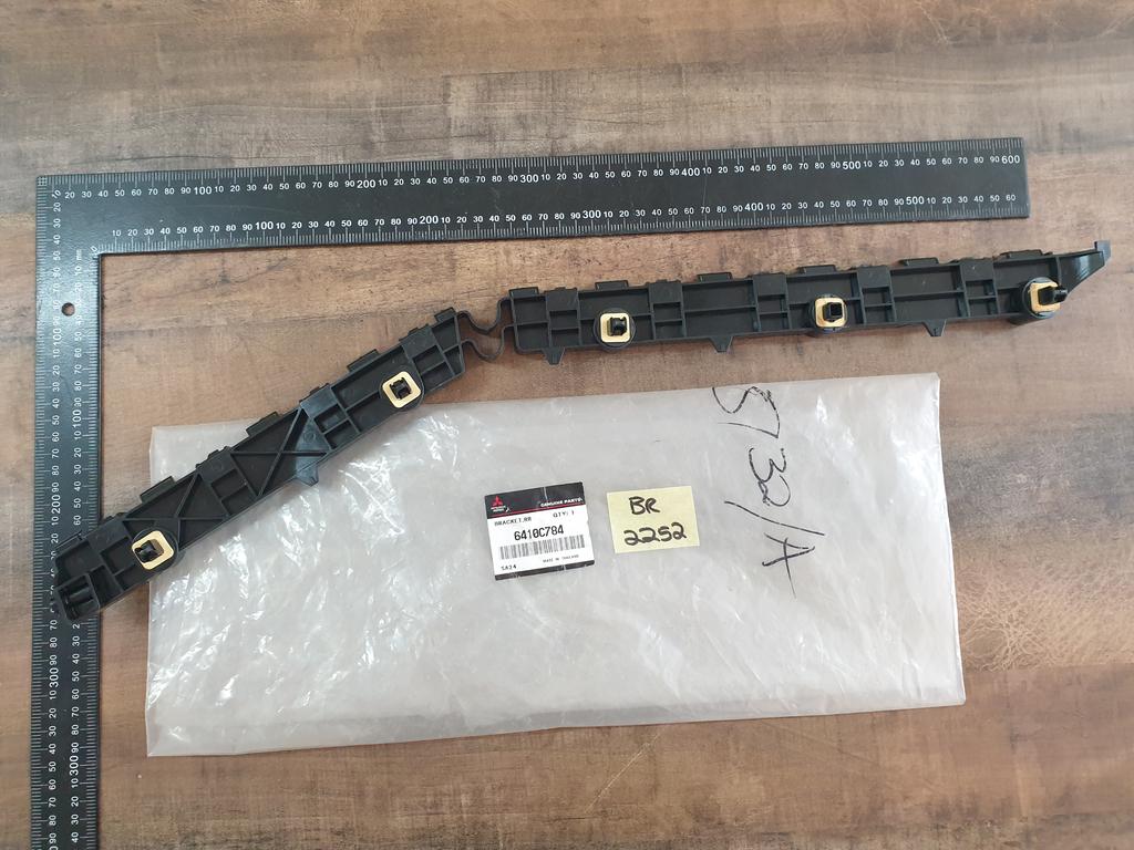 Original New Mitsubishi Pajero Sport Right Rear Bumper Bracket