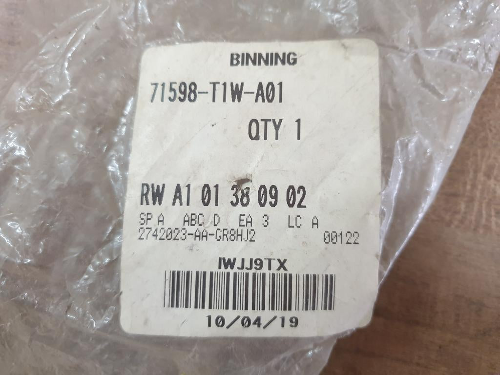 Original New Honda CR-V Left Rear Bumper Bracket