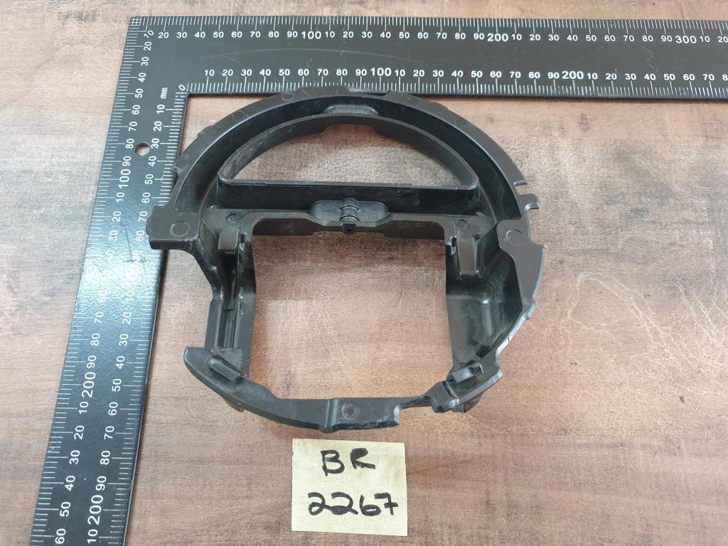 Original New Mercedes-Benz C-Class W205 Radiator Grille Badge Bracket