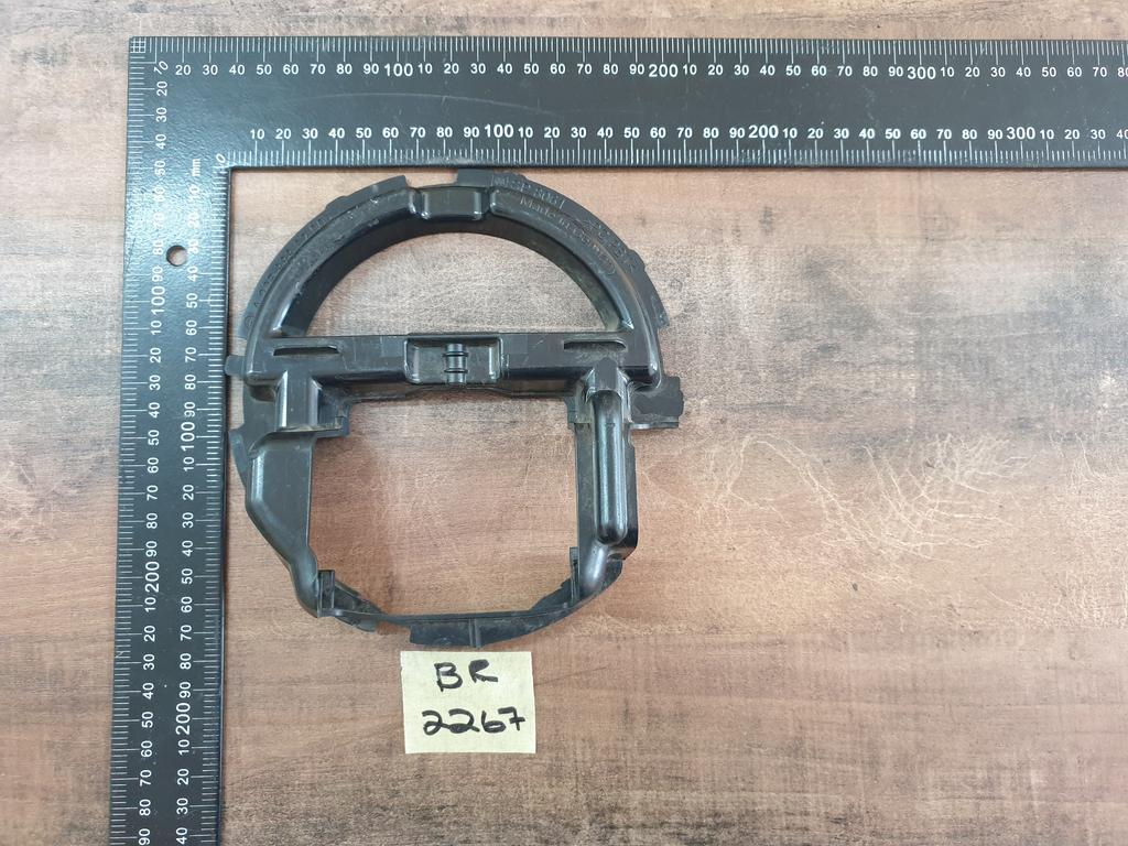 Original New Mercedes-Benz C-Class W205 Radiator Grille Badge Bracket
