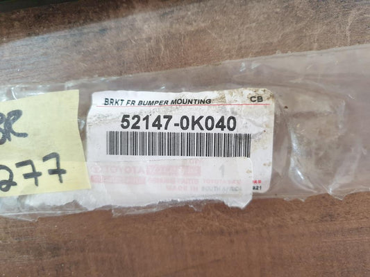Original New Toyota Hilux Front Bumper Centre Bracket