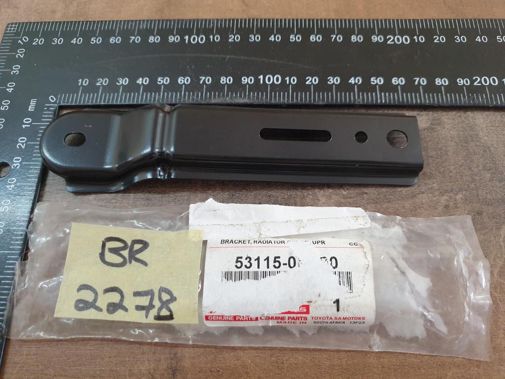 Original New Toyota Hilux Fortuner Radiator Grille Bracket