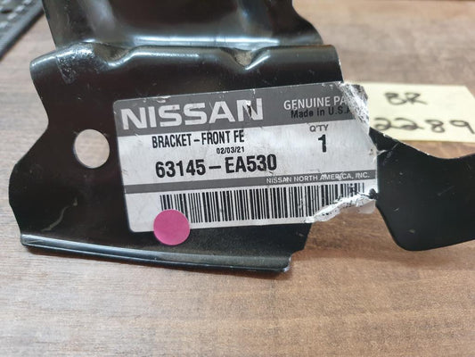 Original New Nissan Navara Left Front Fender Bracket
