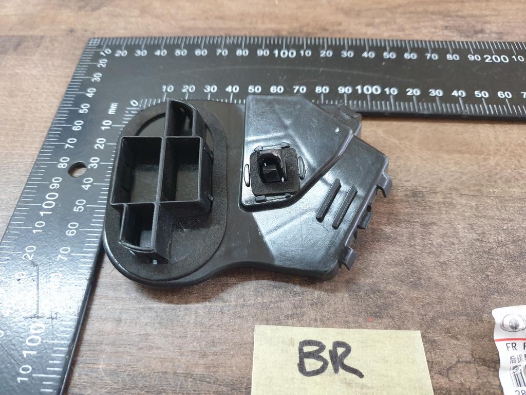 Original New Haval Jolion Right Rear Bumper Bracket