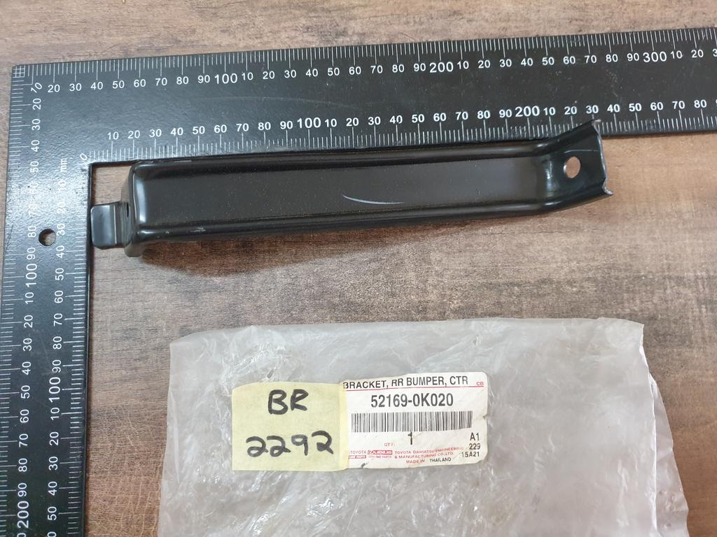 Original New Toyota Fortuner Rear Bumper Centre Bracket