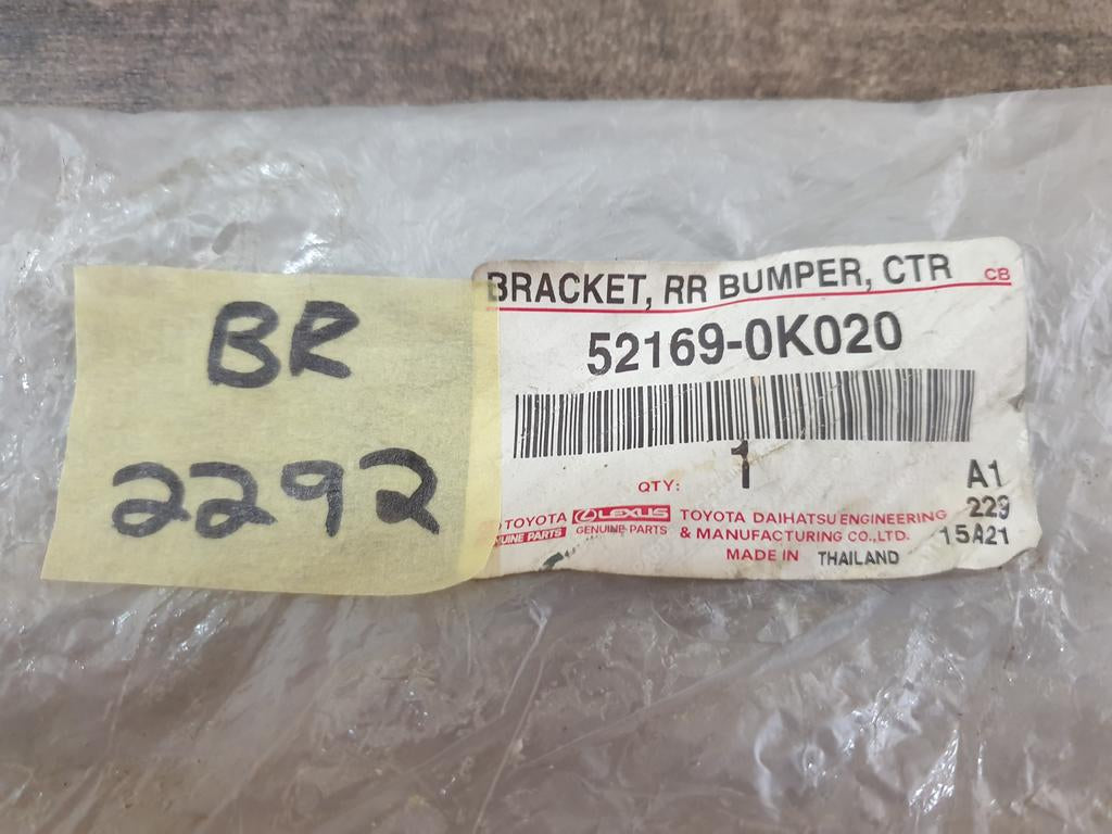 Original New Toyota Fortuner Rear Bumper Centre Bracket