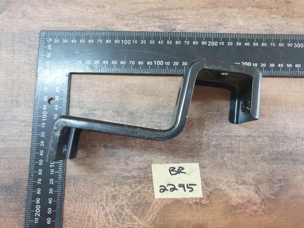 Original New Nissan Navara Front Centre Bumper Bracket