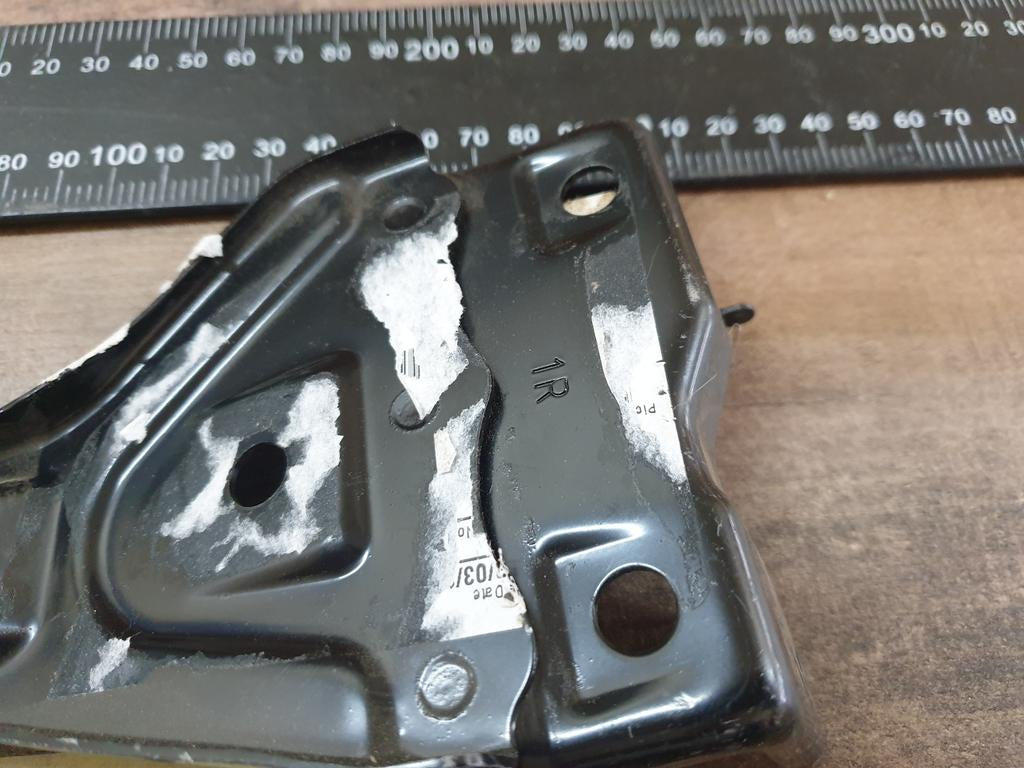Original New Toyota Land Cruiser Prado Right Front Bumper Bracket