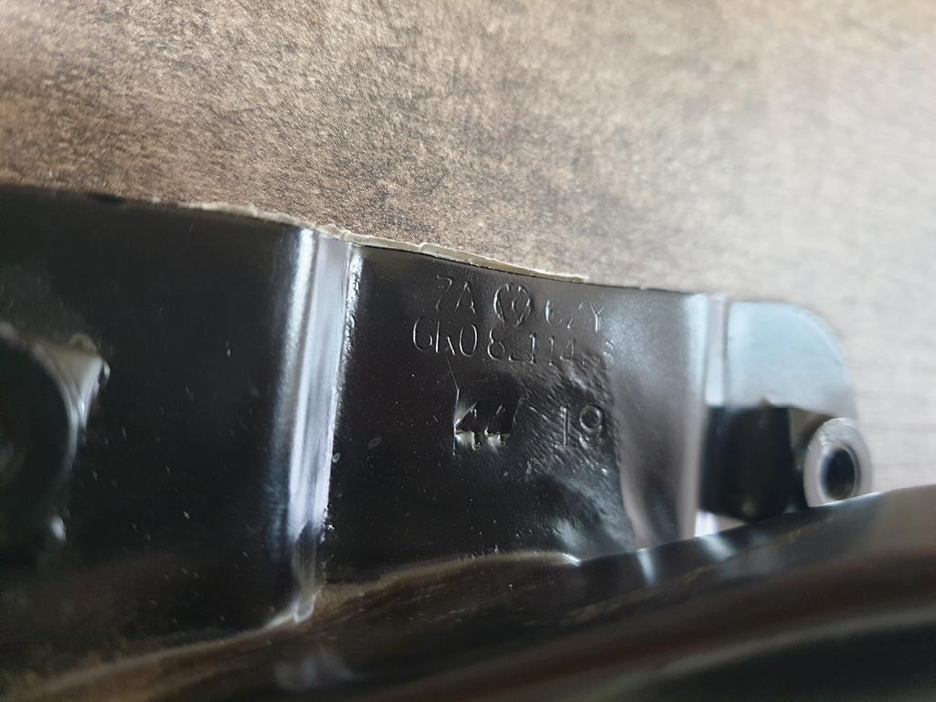 Original New Volkswagen Polo Left Front Fender Bracket