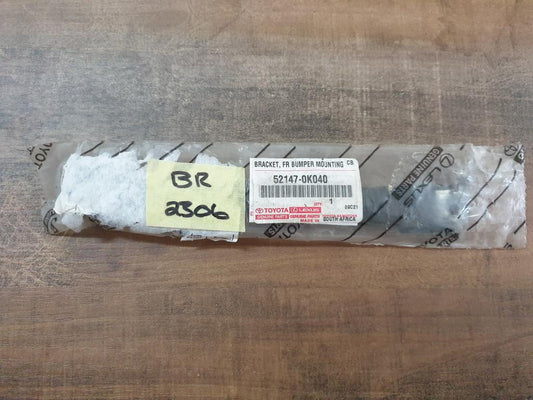 Original New Toyota Hilux Front Bumper Centre Bracket