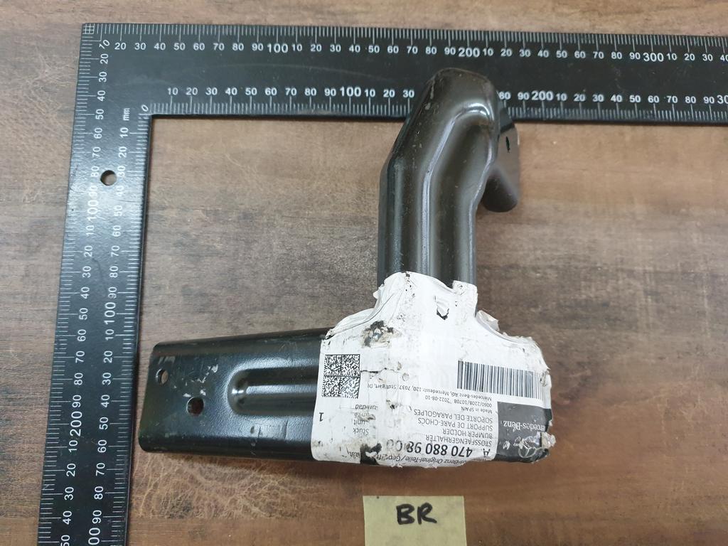 Original New Mercedes-Benz X-Class W470 Right Front Bumper Upper Bracket