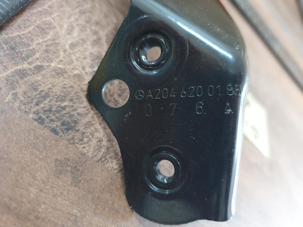 Original New Mercedes-Benz C-Class W204 Left Front Bumper Mounting Bracket