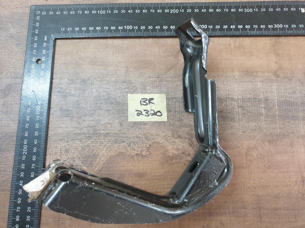 Original New Mercedes-Benz GL X164 Left Front Lower Support Bracket