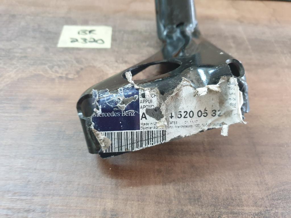 Original New Mercedes-Benz GL X164 Left Front Lower Support Bracket