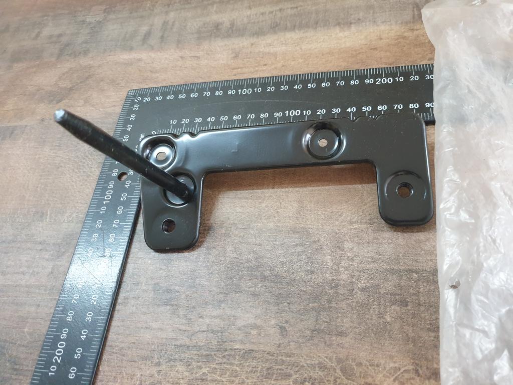 Original New Hyundai Tucson Left Rear Bumper Plate Bracket