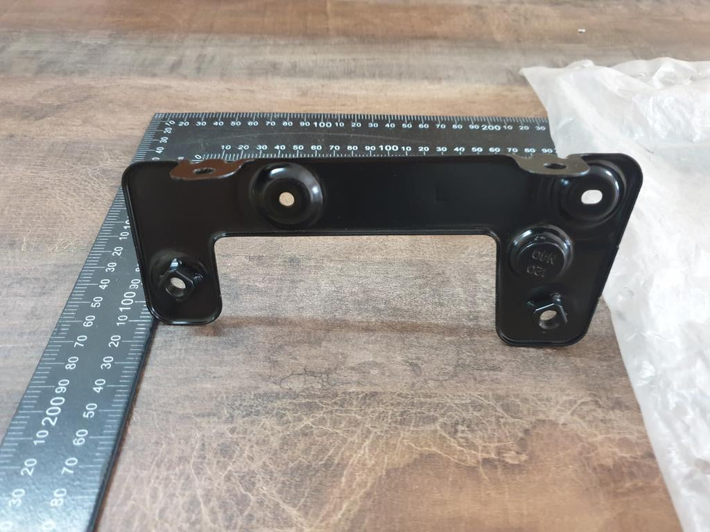 Original New Hyundai Tucson Left Rear Bumper Plate Bracket