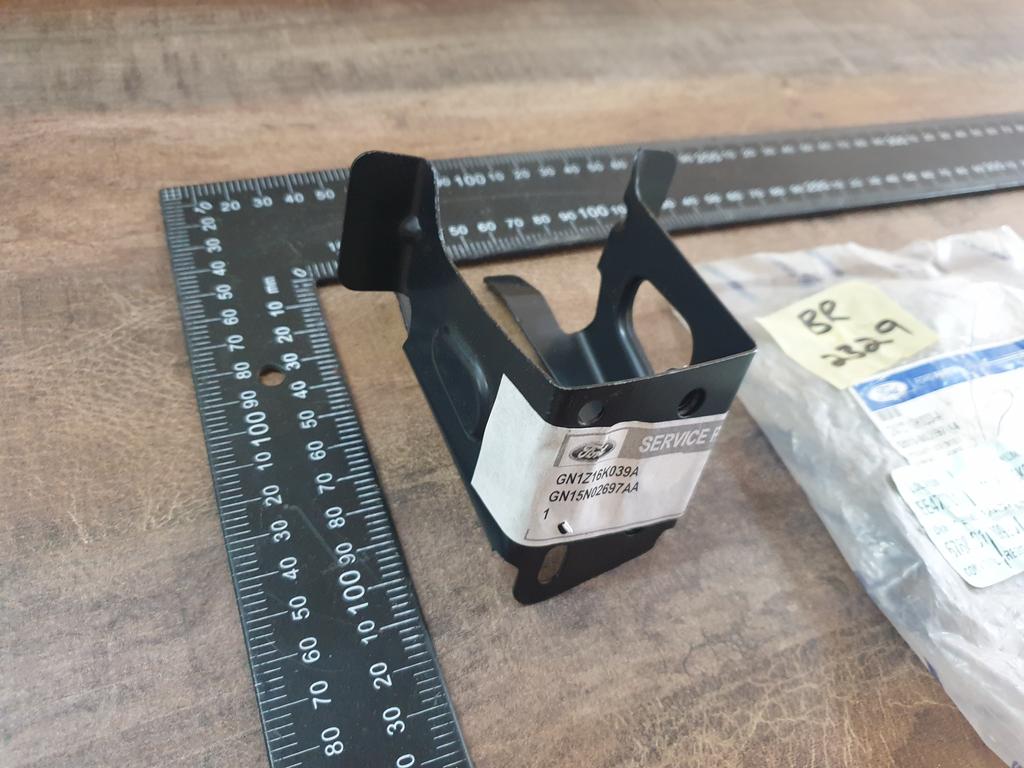 Original New Ford EcoSport Left Rear Fender Bracket