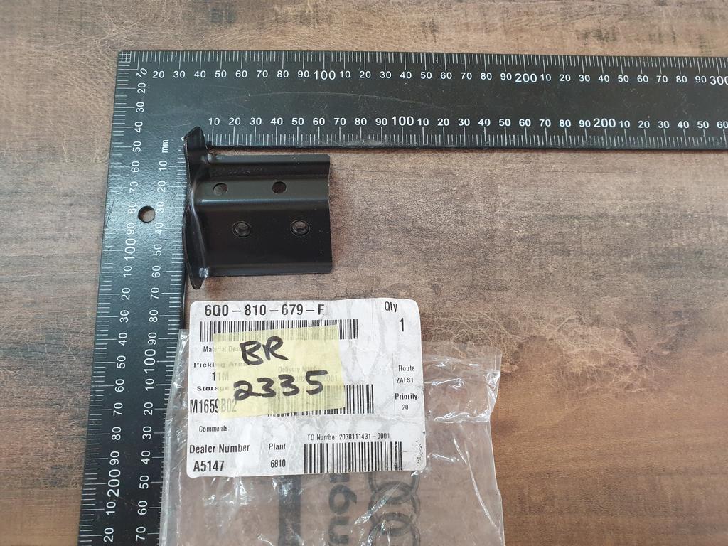 Original New Volkswagen Polo Left Front Fender Bracket