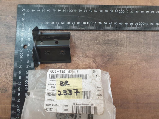 Original New Volkswagen Polo Left Front Fender Bracket