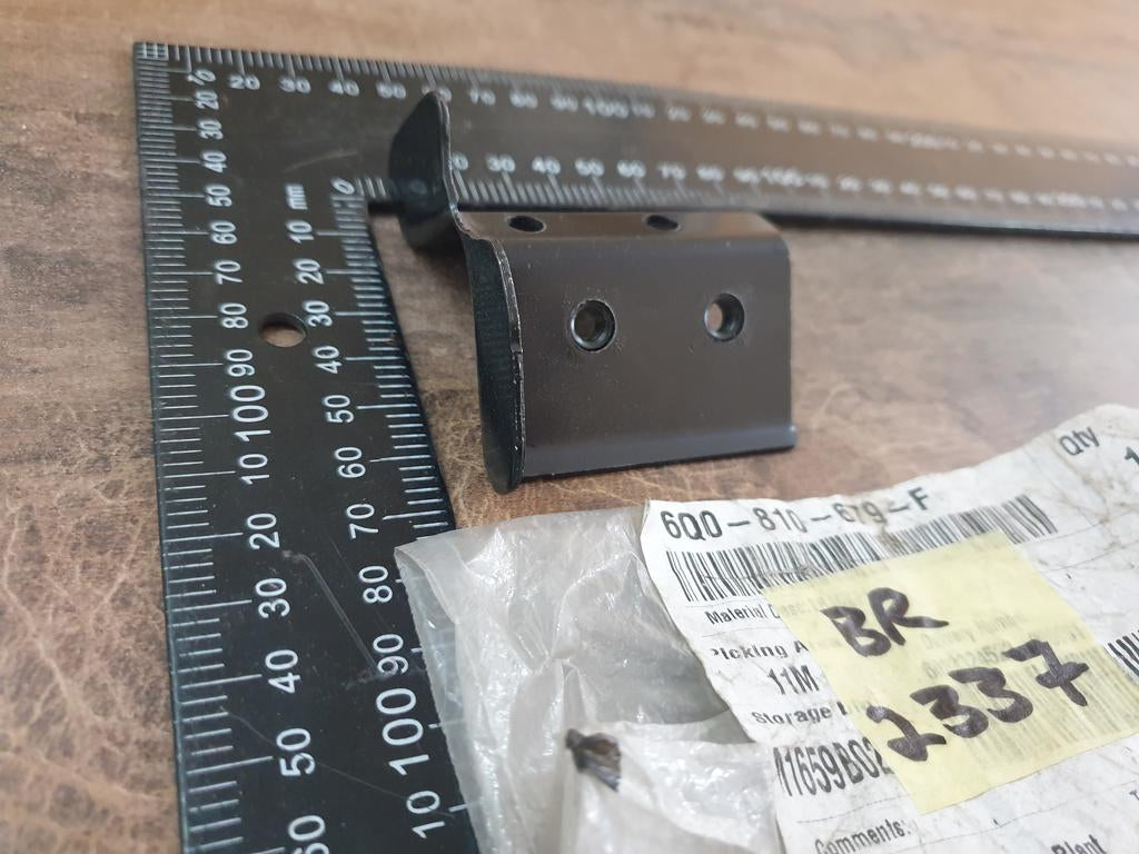 Original New Volkswagen Polo Left Front Fender Bracket