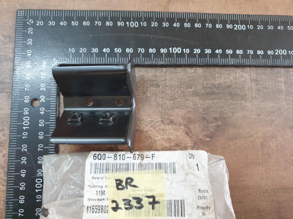 Original New Volkswagen Polo Left Front Fender Bracket