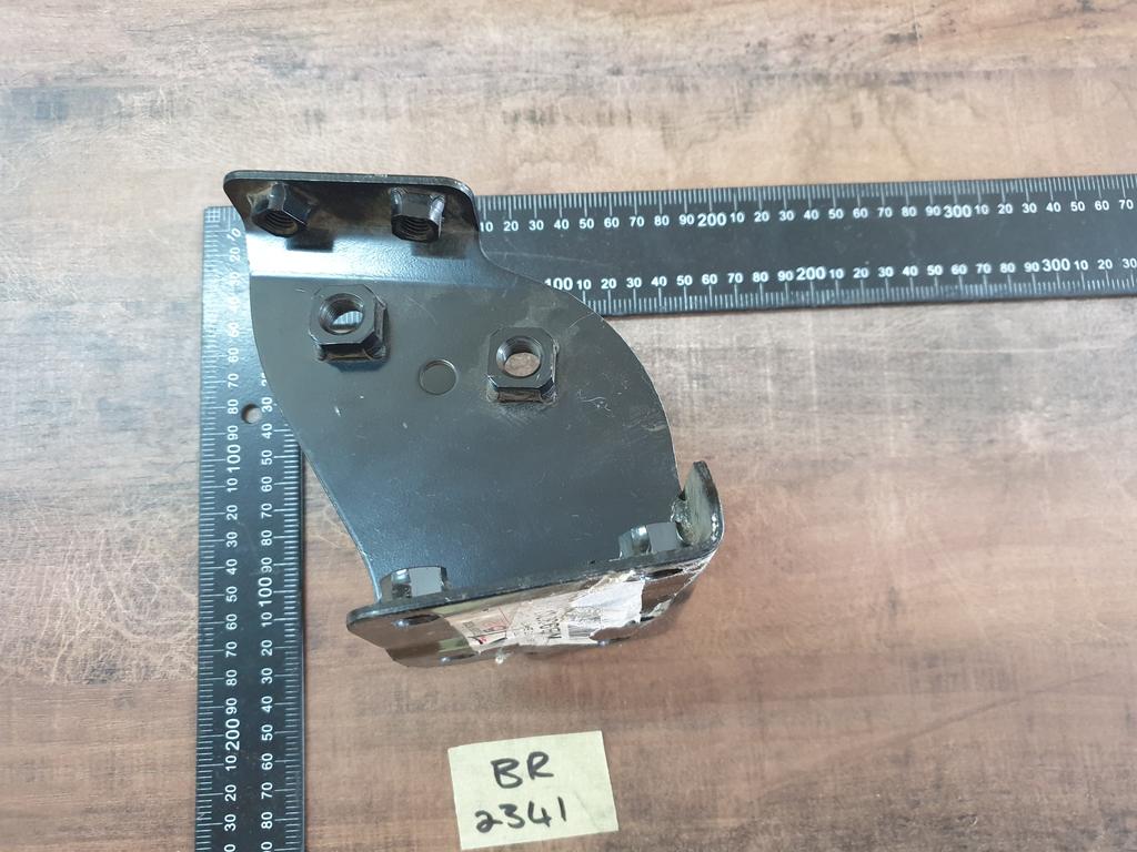 Original New Mitsubishi Pajero Left Front Bumper Bracket