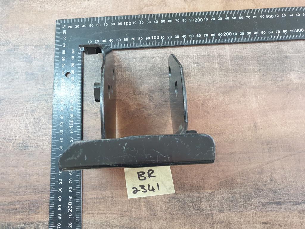 Original New Mitsubishi Pajero Left Front Bumper Bracket