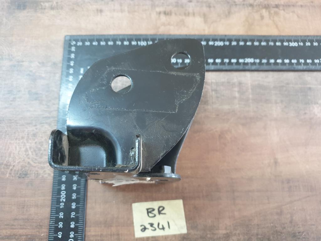Original New Mitsubishi Pajero Left Front Bumper Bracket