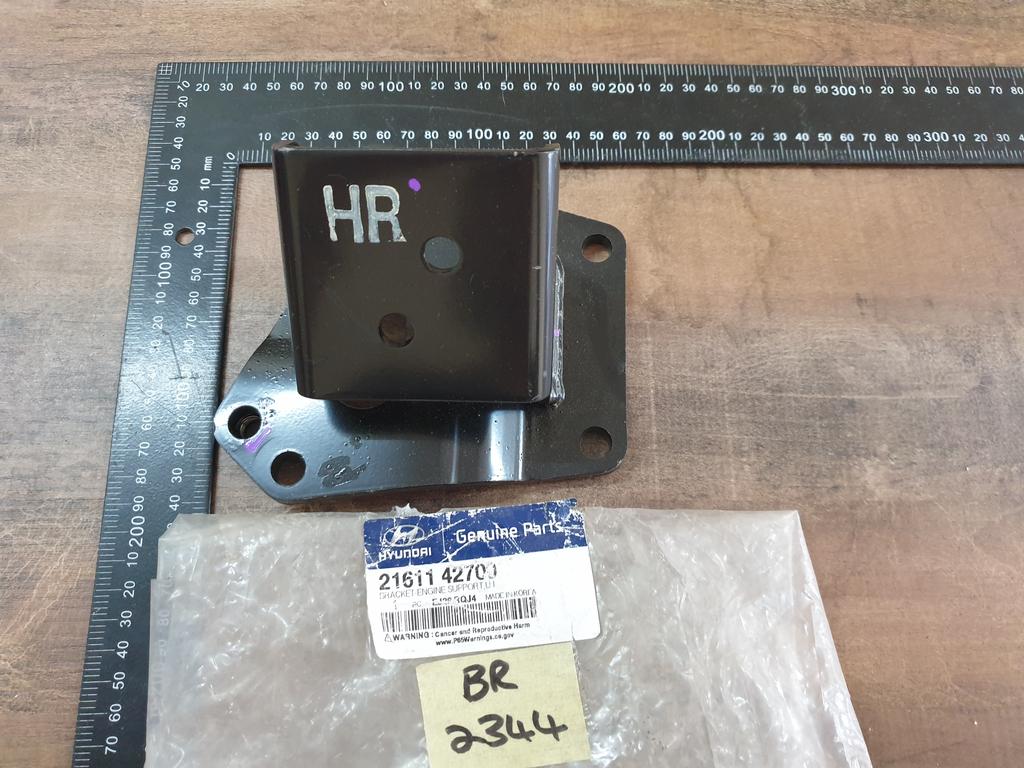 Original New Hyundai H100 Left Engine Support Bracket