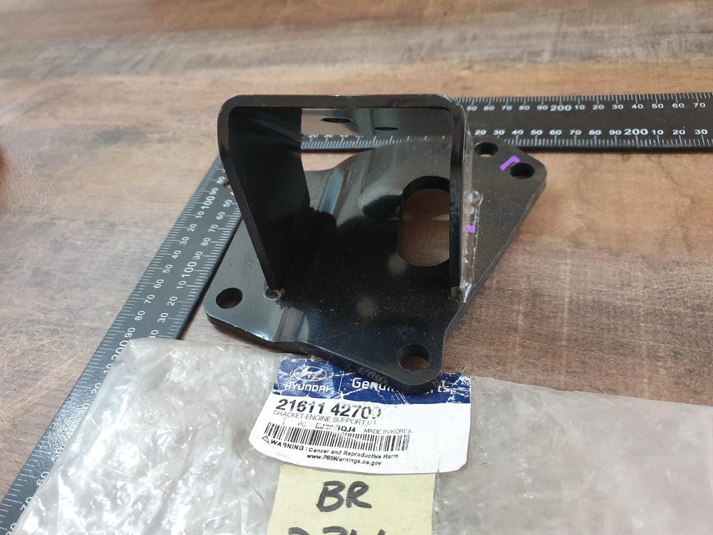 Original New Hyundai H100 Left Engine Support Bracket